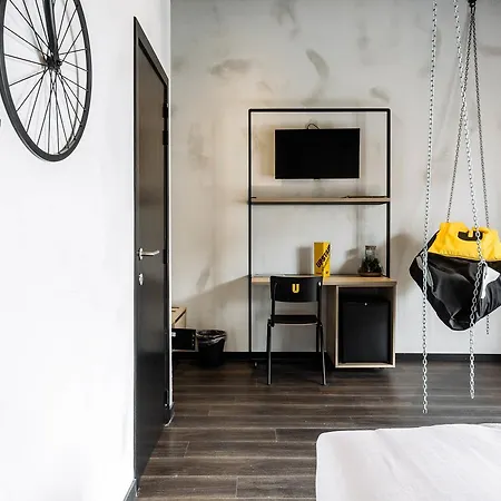Upstairs Hotel Ostende