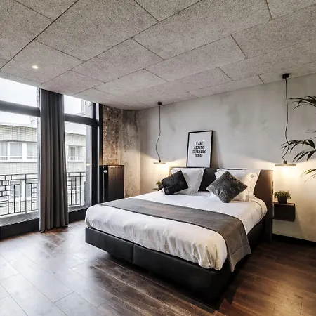 Upstairs Otel 3*