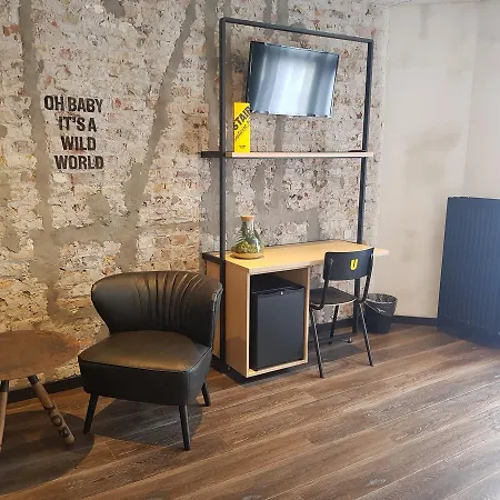 Отель Upstairs Остенде