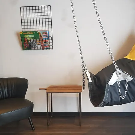 فندق Upstairs أوستيند