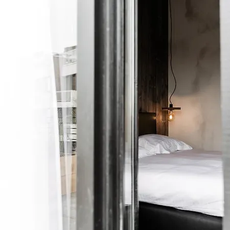 Hotel Upstairs 3*