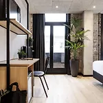 Отель Upstairs Остенде