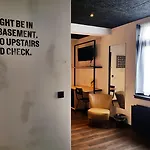 Upstairs Отель 3*